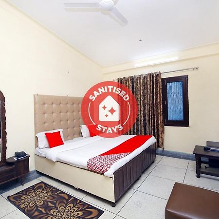 מוסורי Oyo 8670 Hotel Usha Palace מראה חיצוני תמונה