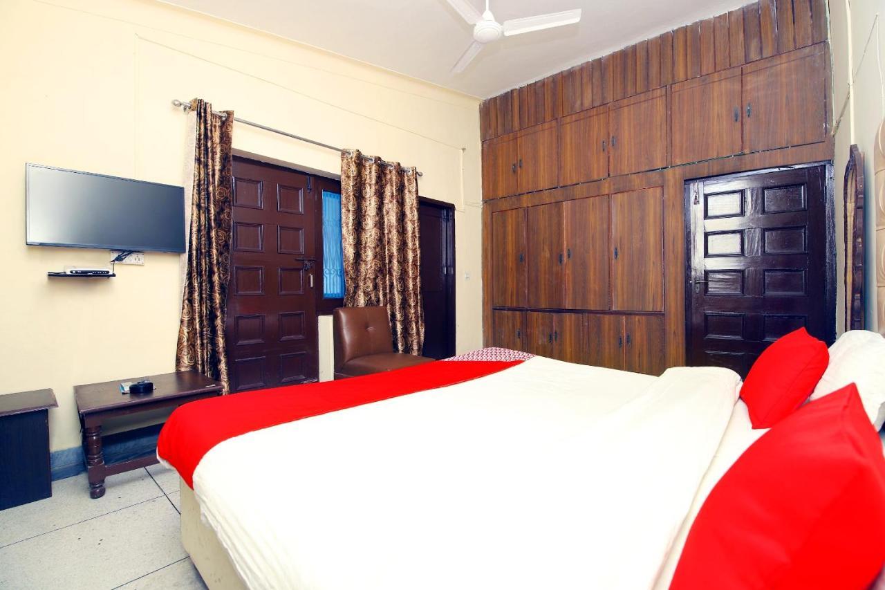 מוסורי Oyo 8670 Hotel Usha Palace מראה חיצוני תמונה