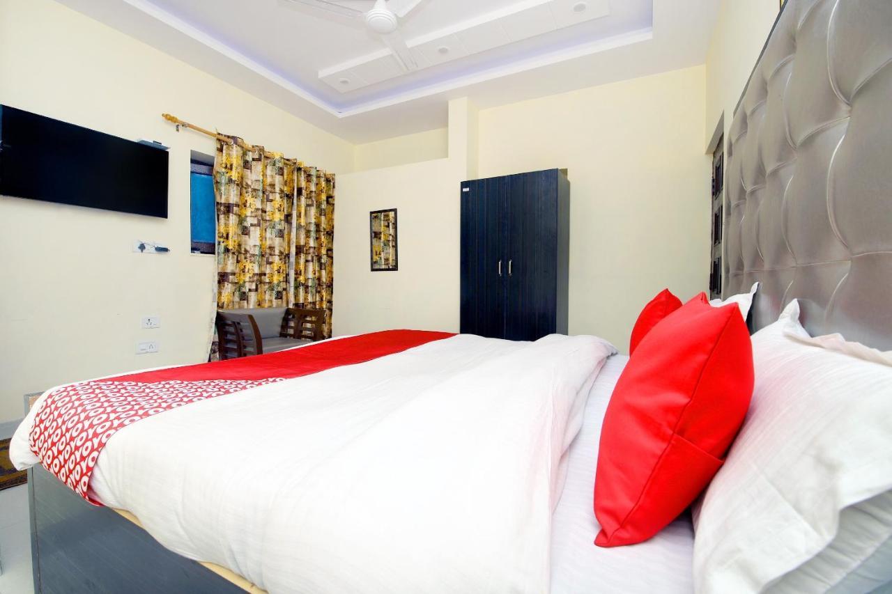 מוסורי Oyo 8670 Hotel Usha Palace מראה חיצוני תמונה