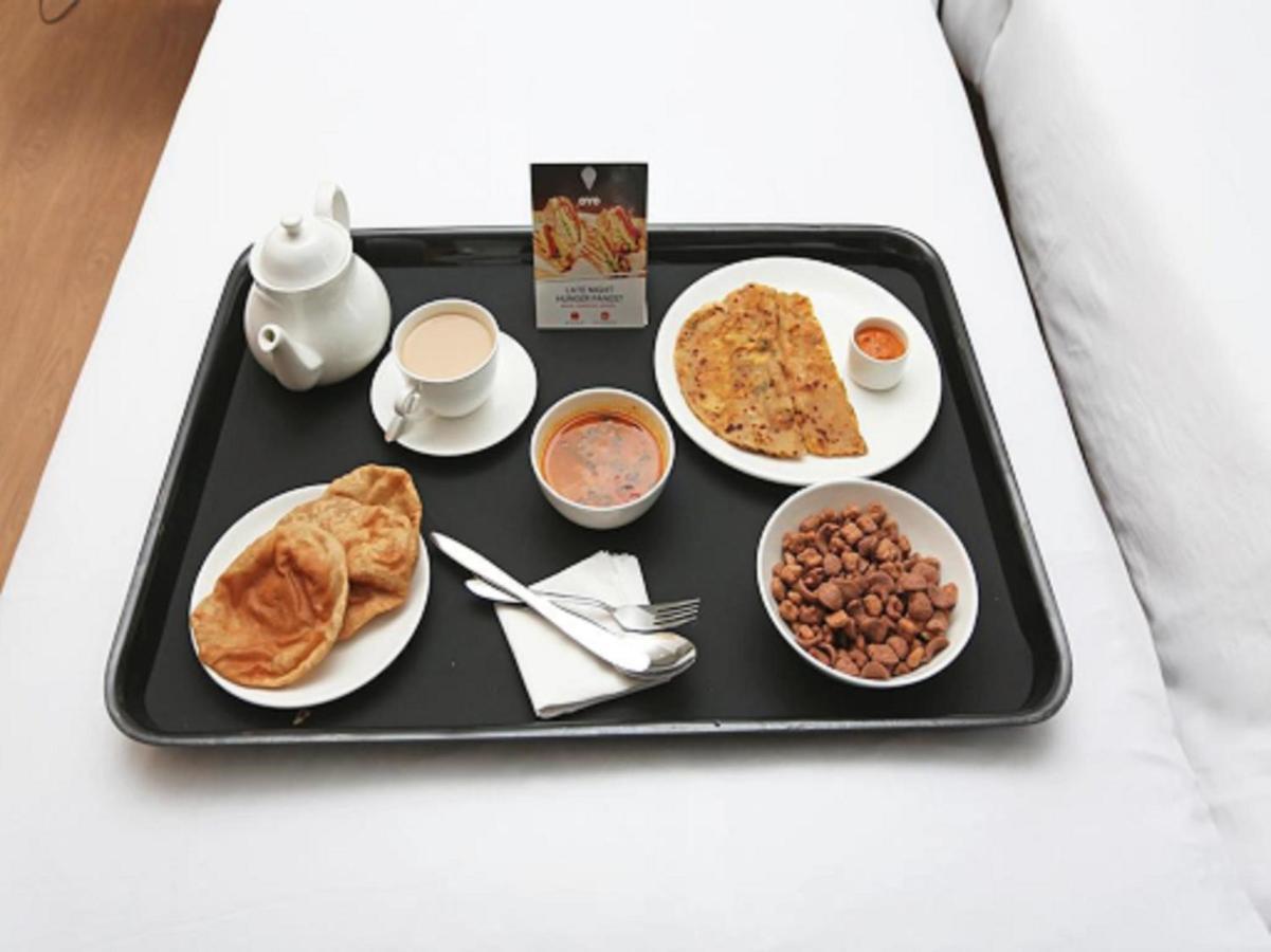 מוסורי Oyo 8670 Hotel Usha Palace מראה חיצוני תמונה