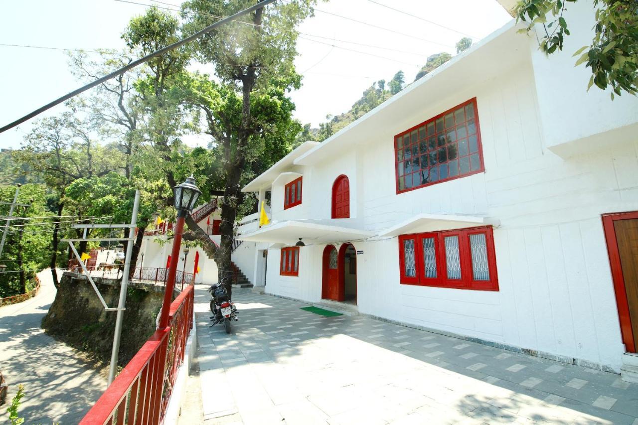 מוסורי Oyo 8670 Hotel Usha Palace מראה חיצוני תמונה